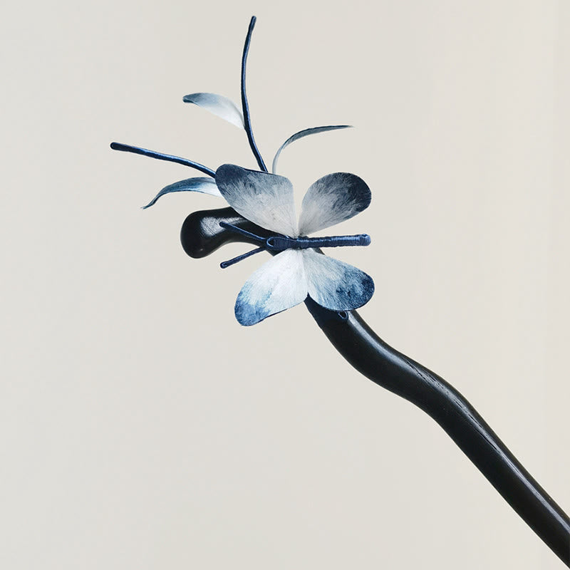 Broche de mariposa de seda morera con flores de terciopelo hechas a mano con Buddha Stones