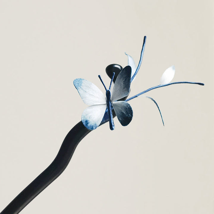 Broche de mariposa de seda morera con flores de terciopelo hechas a mano con Buddha Stones