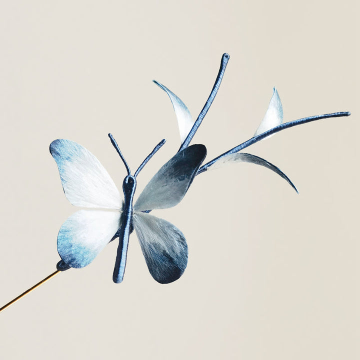 Broche de mariposa de seda morera con flores de terciopelo hechas a mano con Buddha Stones