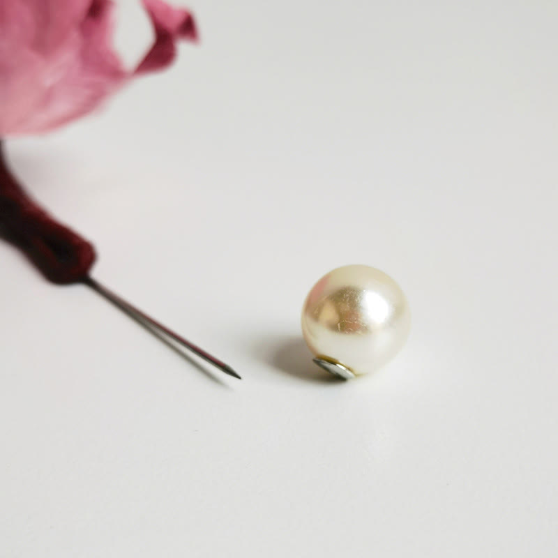 Broche de flor de seda de morera hecha a mano con flores de terciopelo y Buddha Stones