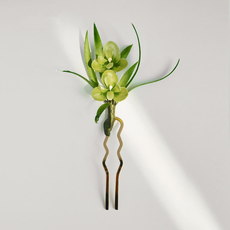 Broche para el pelo con flores de terciopelo hechas a mano y hojas de seda morera con Buddha Stones