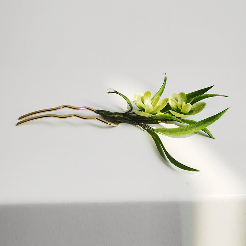 Broche para el pelo con flores de terciopelo hechas a mano y hojas de seda morera con Buddha Stones