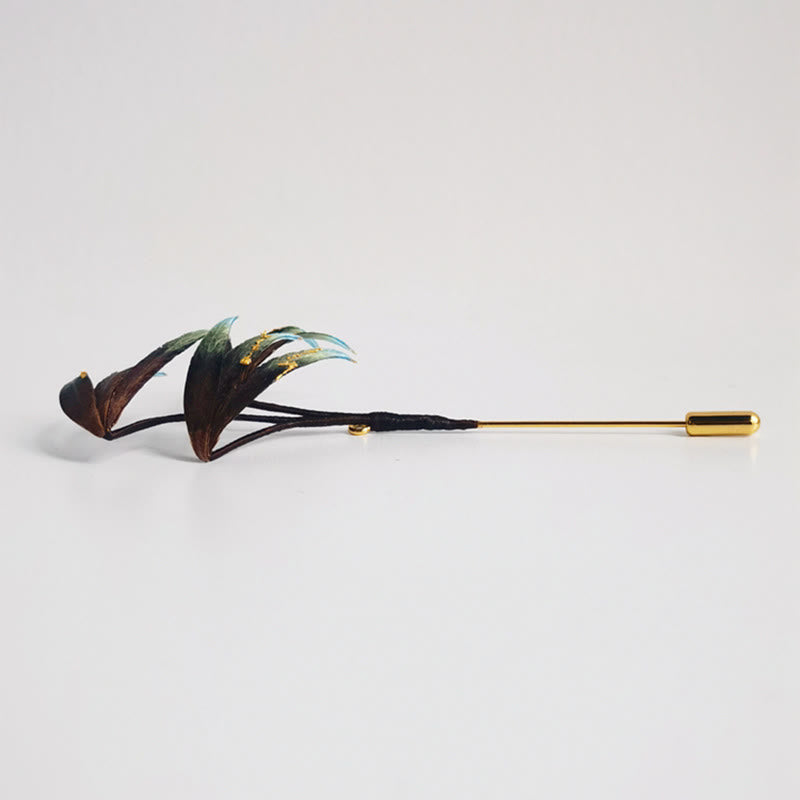 Broche de hojas de bambú verde de seda morera con flores de terciopelo hechas a mano con Buddha Stones