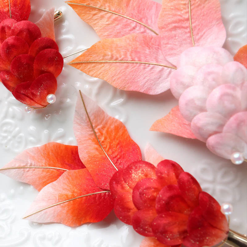 Broche para el pelo con forma de pez koi rojo y flores de terciopelo de Yangzhou hecho a mano con Buddha Stones