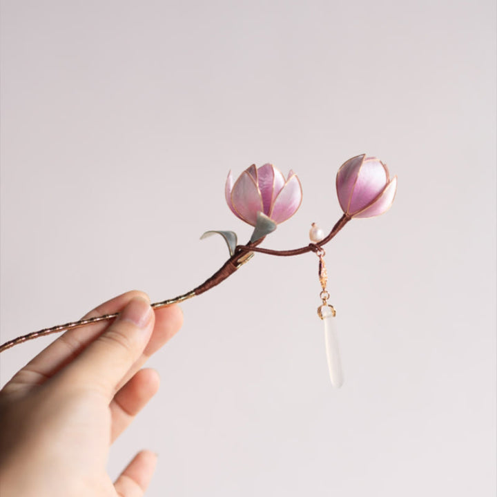 Broche de horquilla con magnolia morada y seda morera con flores de terciopelo de Yangzhou hechas a mano con Buddha Stones