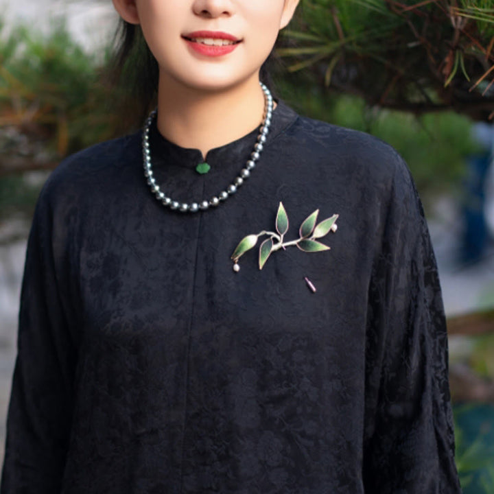 Broche de bambú verde de seda morera con flores de terciopelo de Yangzhou hecho a mano con Buddha Stones