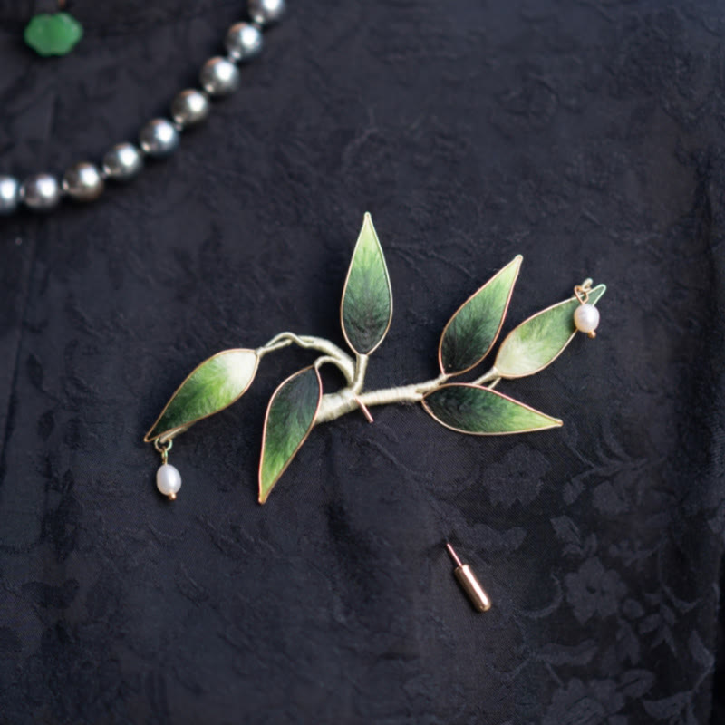 Broche de bambú verde de seda morera con flores de terciopelo de Yangzhou hecho a mano con Buddha Stones