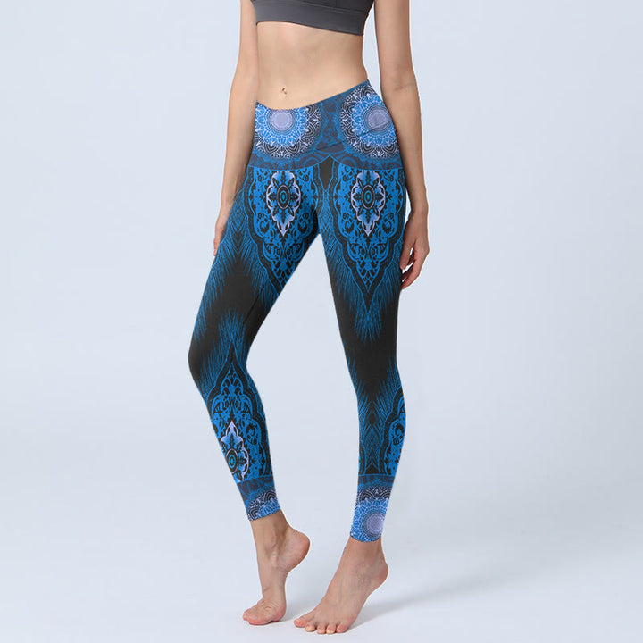 Leggings de yoga para mujer con estampado de plumas de mandala azul y Buddha Stones - Azul medio - US18,UK/AU22,EU50 (4XL) - image 1