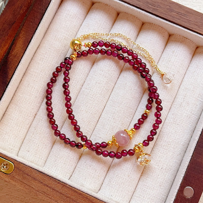 Pulsera de doble vuelta con Buddha Stones, flor natural, granate, cristal rosa y calma