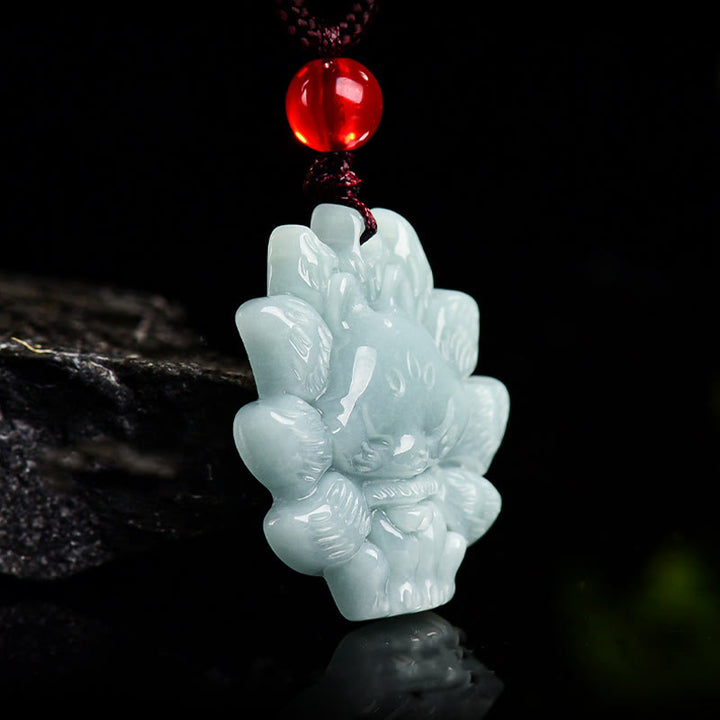 Colgante de zorro de nueve colas de jade verde natural con Buddha Stones