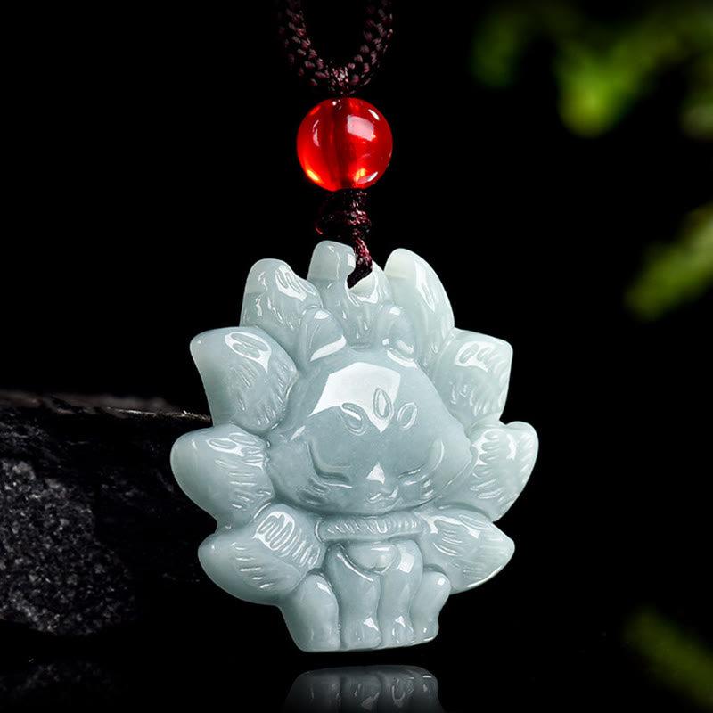 Colgante de zorro de nueve colas de jade verde natural con Buddha Stones