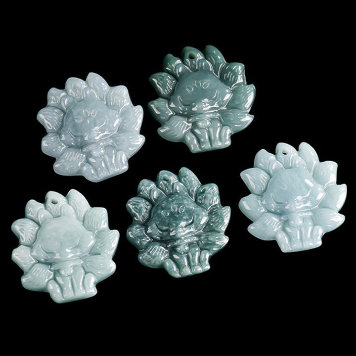 Colgante de zorro de nueve colas de jade verde natural con Buddha Stones
