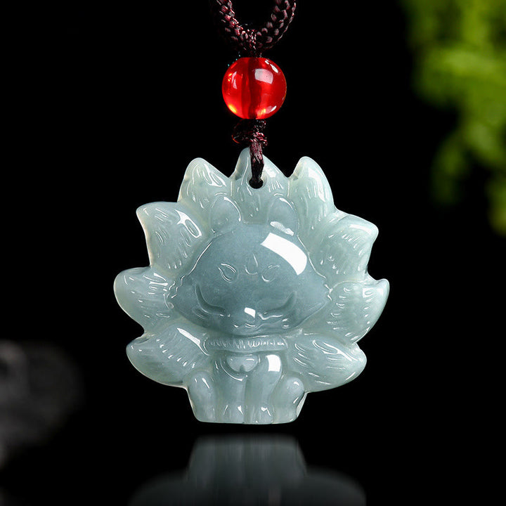 Colgante de zorro de nueve colas de jade verde natural con Buddha Stones