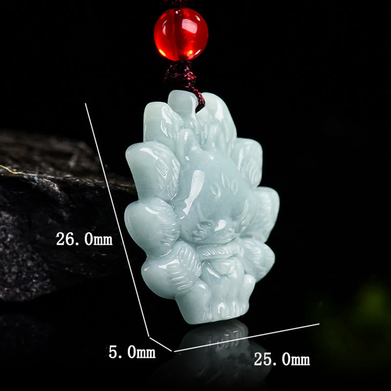 Colgante de zorro de nueve colas de jade verde natural con Buddha Stones