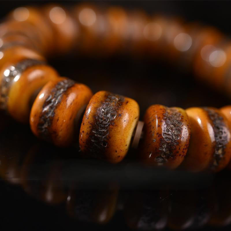 Pulsera de equilibrio con calavera y cuentas de hueso tibetanas vintage de Buddha Stones