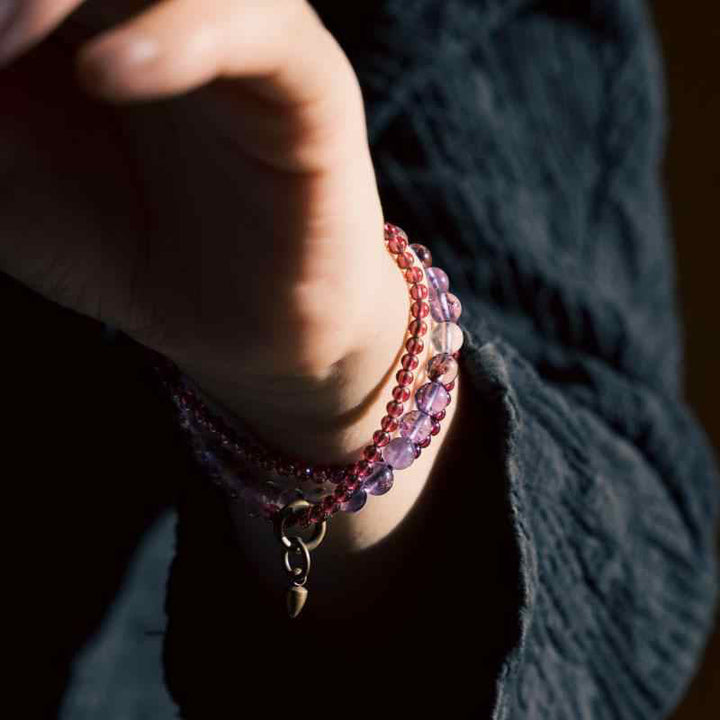 Pulsera multicapa con Buddha Stones retro de 6 mm de amatista y 4 mm de granate