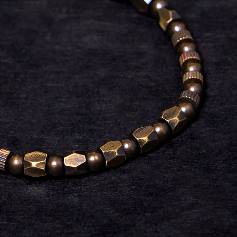 Pulsera de la suerte de cobre y latón con diseño irregular y desgastado retro con Buddha Stones
