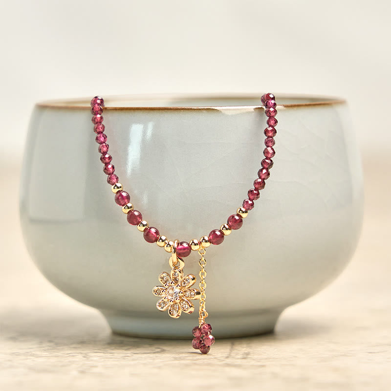 Pulsera multicapa con cuentas de granate natural de 2,5 mm y flores purificadoras de Buddha Stones