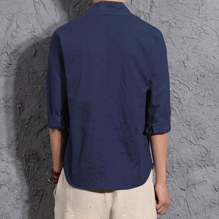 Camisa casual de algodón con cuello en V y manga tres cuartos para hombre de Buddha Stones - image 9