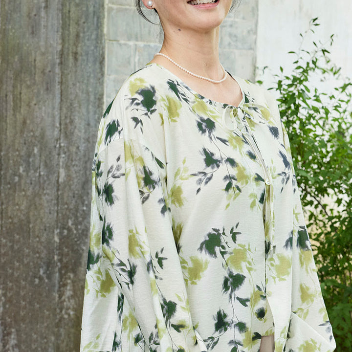 Camisa de manga larga con botones y cordones, con estampado floral verde de Buddha Stones para mujer adulta mayor - image 18