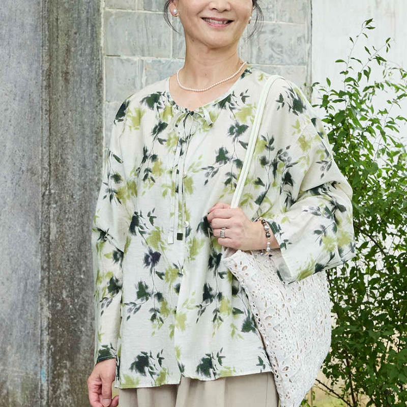 Camisa de manga larga con botones y cordones, con estampado floral verde de Buddha Stones para mujer adulta mayor - image 9