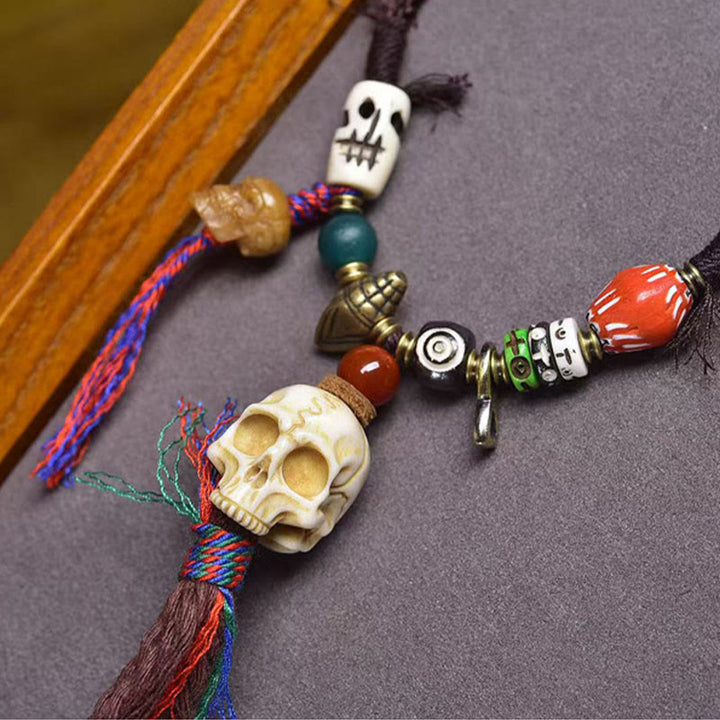 Collar con colgante de calavera tibetana con Buddha Stones, el Señor del Bosque Cadáver, que aleja a los malos espíritus. - image 1