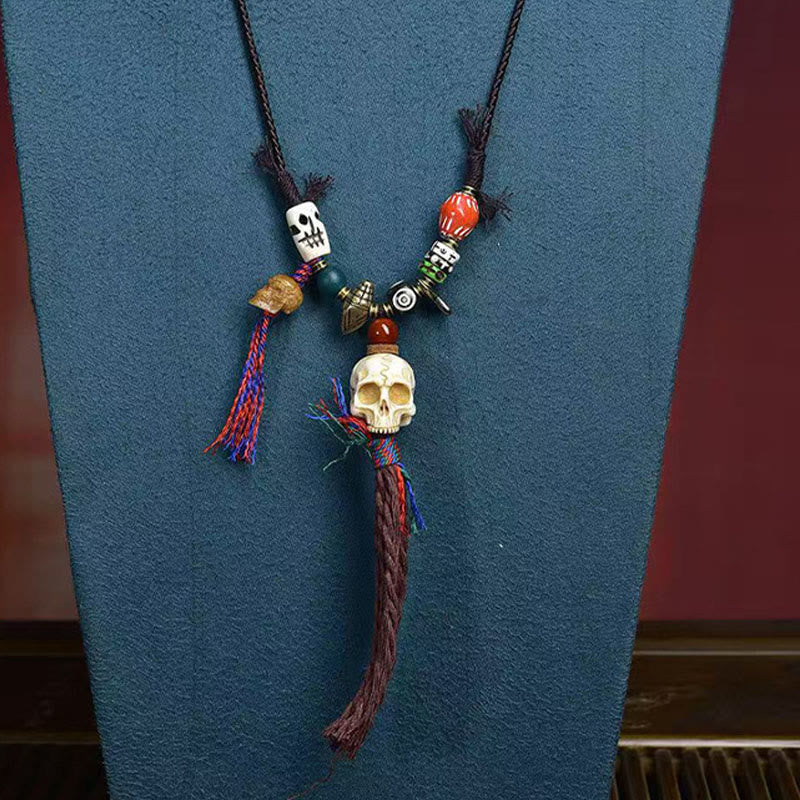 Collar con colgante de calavera tibetana con Buddha Stones, el Señor del Bosque Cadáver, que aleja a los malos espíritus. - image 2