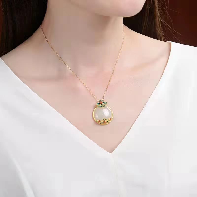 Colgante de collar de suerte con bendición de flor de ágata roja de jade blanco