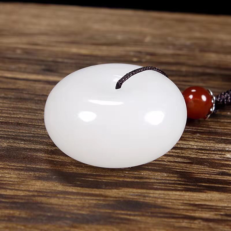 Colgante redondo de collar de bendición con hebilla de paz de jade blanco hetiano