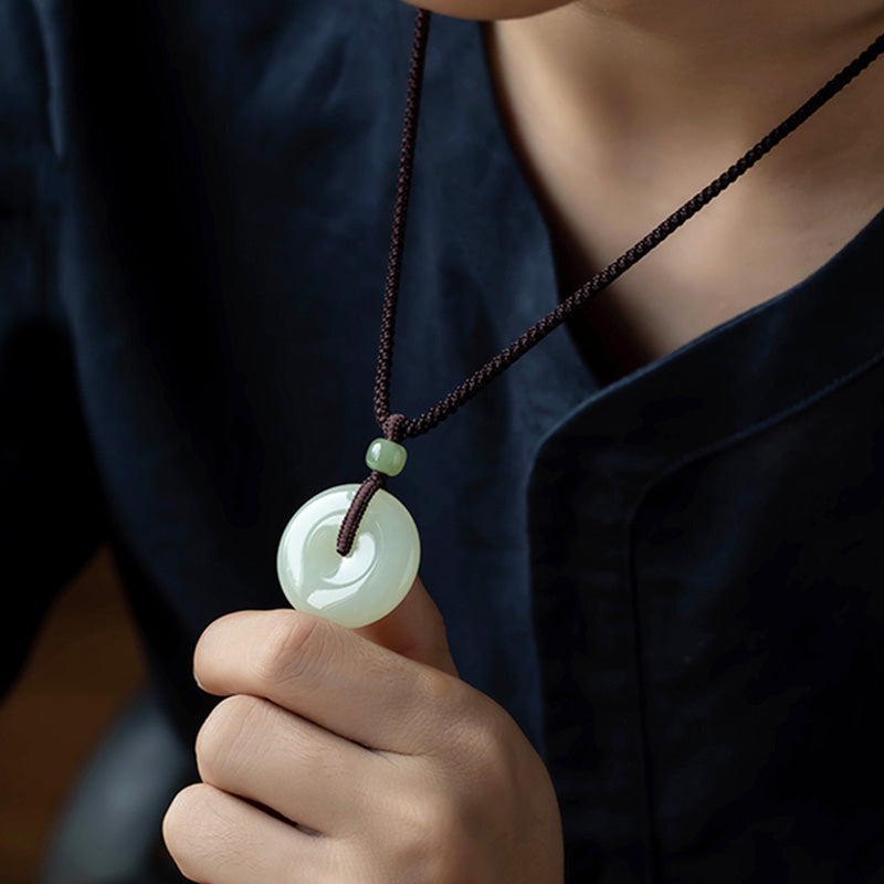 Colgante de collar de prosperidad de suerte con hebilla de paz de jade redondo natural