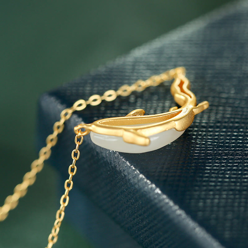 Colgante de collar de la suerte del delfín de jade blanco de plata de ley 925 con Buddha Stones