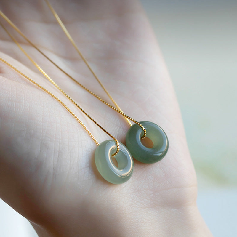 Buddha Stones Natural redondo Jade paz hebilla suerte abundancia collar colgante