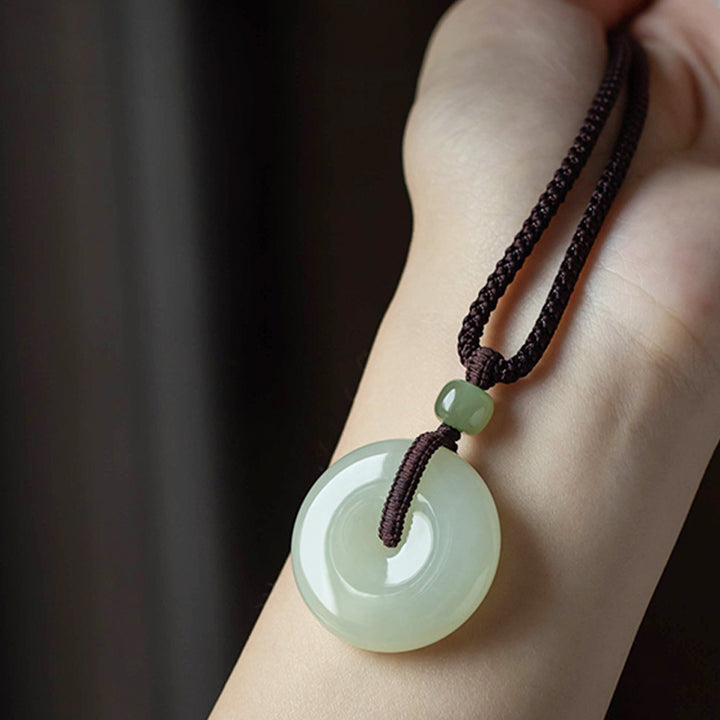Colgante de collar de prosperidad de suerte con hebilla de paz de jade redondo natural