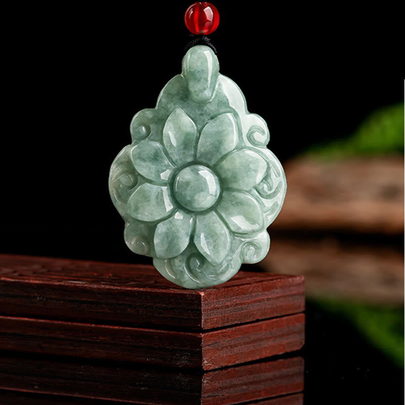 Colgante de collar de la suerte con diseño de flores de Kalanchoe blossfeldiana de Jade Natural con Buddha Stones