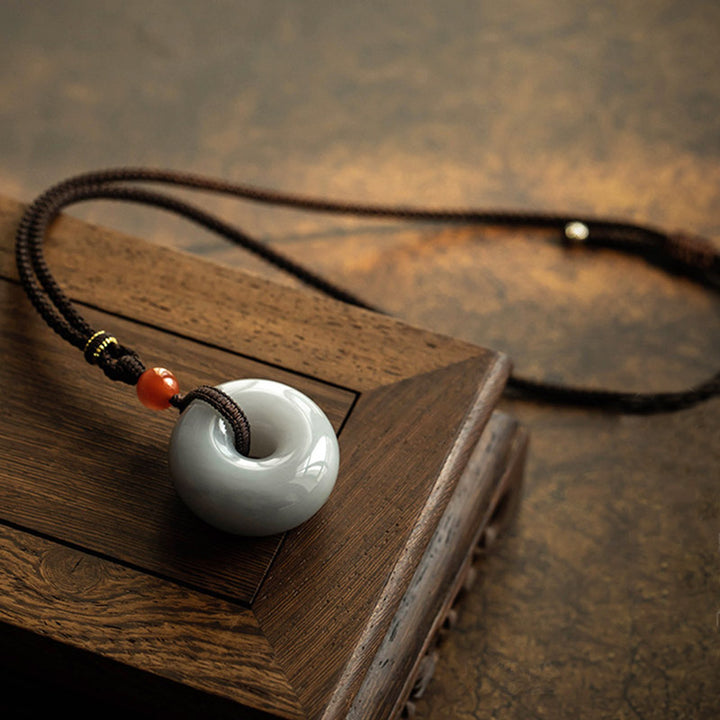 Colgante redondo natural del collar de la suerte de la hebilla de la paz del jade gris del jade