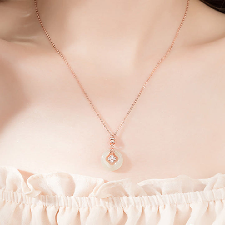 Buddha Stones, Plata de Ley 925, Jade Natural Hetian, trébol de la suerte, colgante de collar de circón con caja de regalo