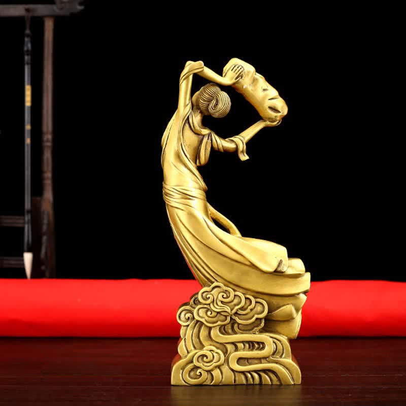 Bodhisattva Nuwa repara la decoración de la estatua de cobre de protección del cielo