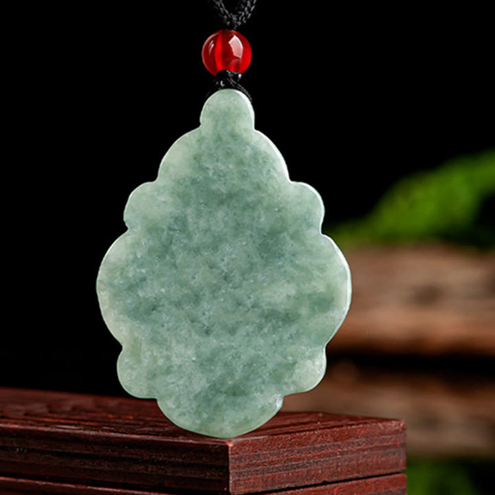 Colgante de collar de la suerte con diseño de flores de Kalanchoe blossfeldiana de Jade Natural con Buddha Stones