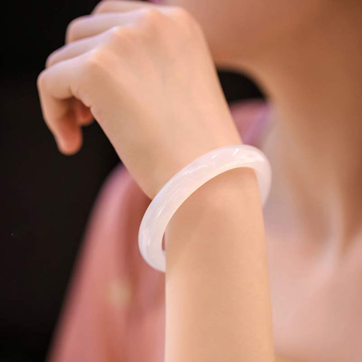 Brazalete de pulsera positiva de armonía de calcedonia natural con Buddha Stones