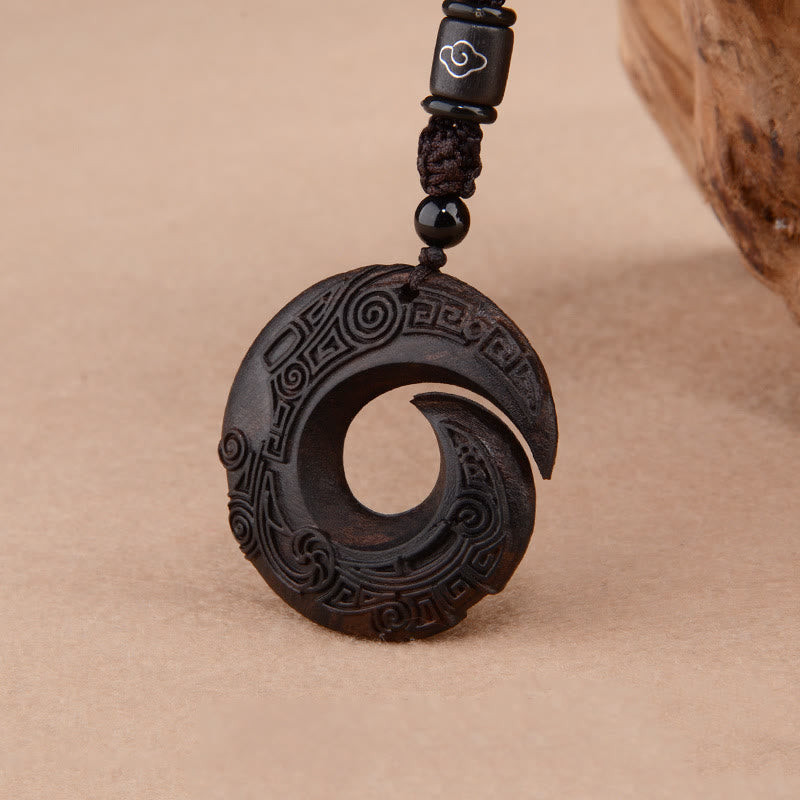 Buddha Stones, hoja pequeña, sándalo rojo, madera de ébano, la suerte mejora el diseño, colgante de collar de protección