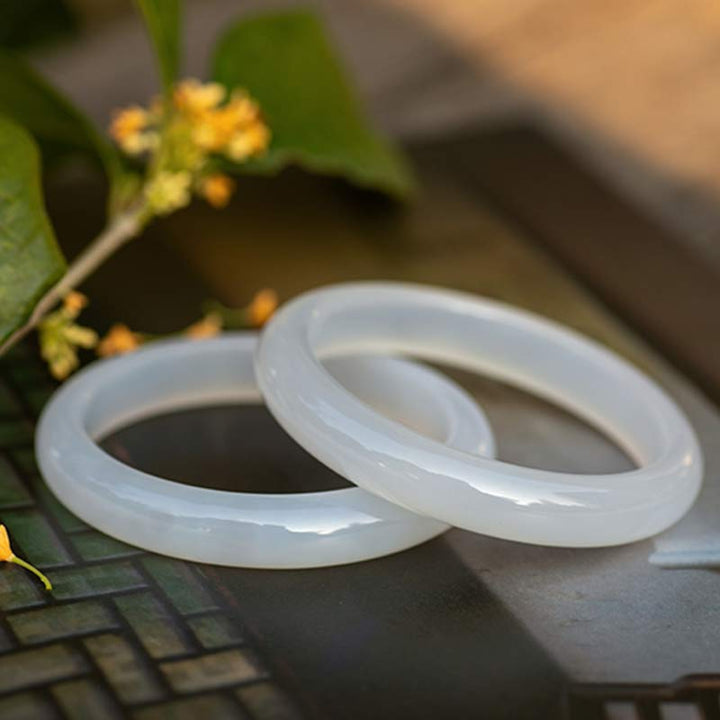 Brazalete de pulsera positiva de armonía de calcedonia natural con Buddha Stones