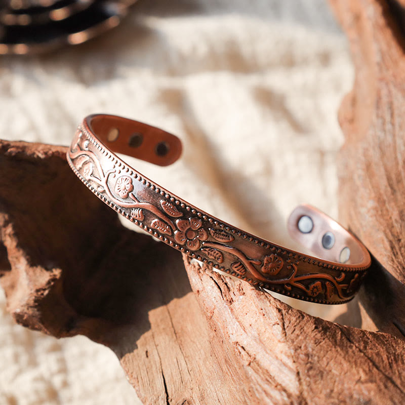 Brazalete ajustable de cobre magnético floral con Buddha Stones