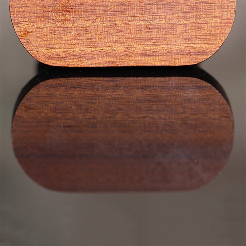 Estatua decorativa de madera grabada de Guru Rinpoche Buddha Padmasambhavan Serenity