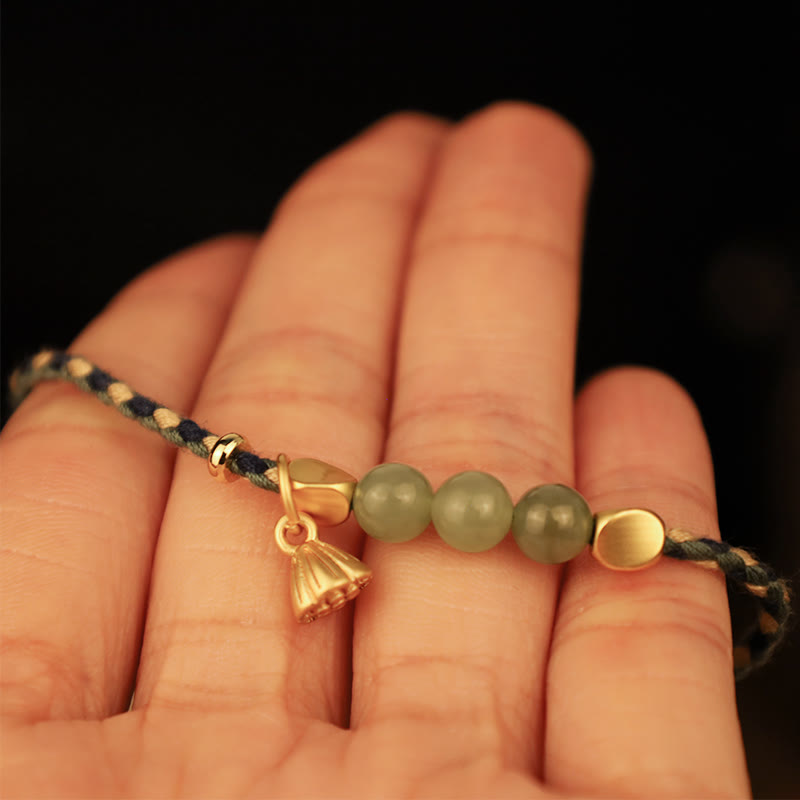 Pulsera trenzada de la suerte con dije de loto de jade hetiano hecho a mano con Buddha Stones