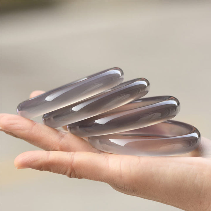 Brazalete Armonía de Calcedonia Gris Natural con Buddha Stones - image 5