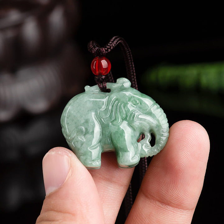 Colgante de cadena con collar de fuerza de la suerte de jade de elefante