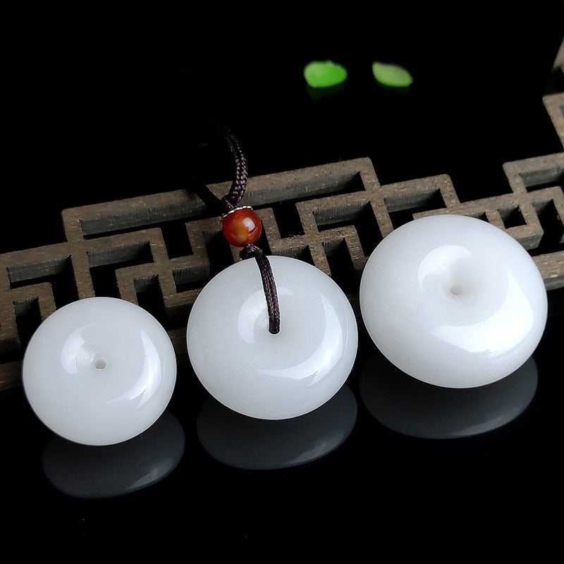 Colgante redondo de collar de bendición con hebilla de paz de jade blanco hetiano