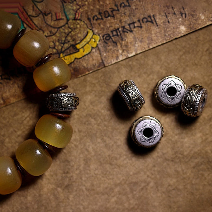 Pulsera auspiciosa hecha a mano con Buddha Stones , cuerno de oveja tibetano, Om Mani Padme Hum