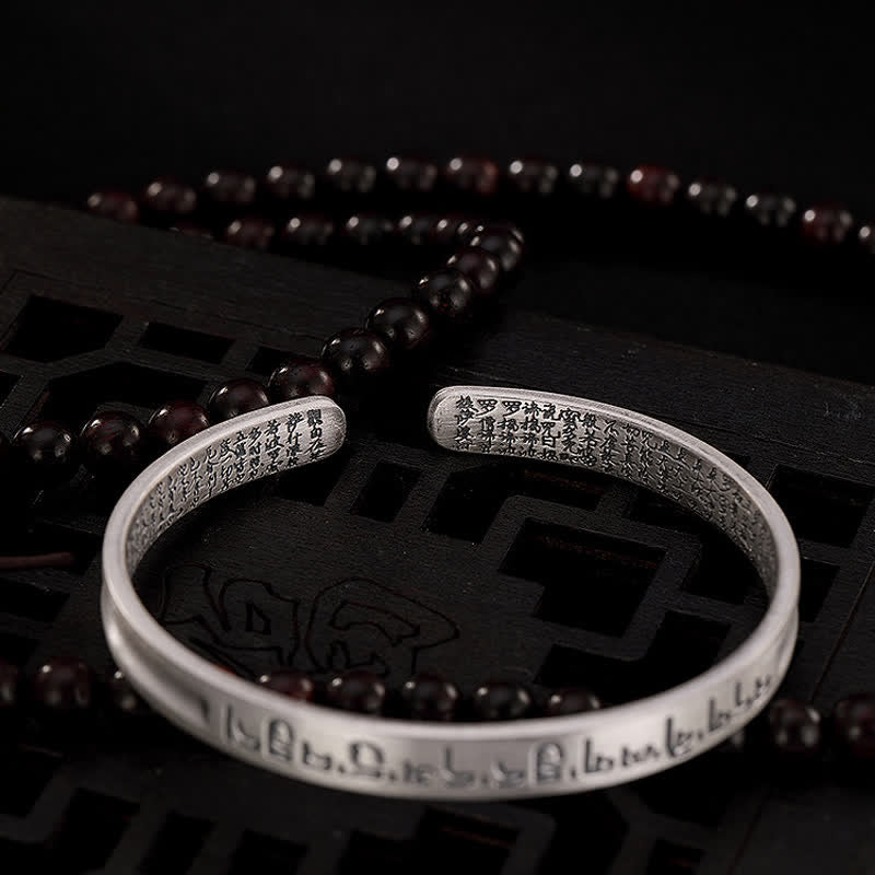 Pulsera de protección Sutra de corazón con seis palabras verdaderas de plata de ley 999 con Buddha Stones