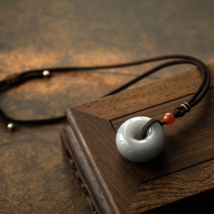 Colgante redondo natural del collar de la suerte de la hebilla de la paz del jade gris del jade